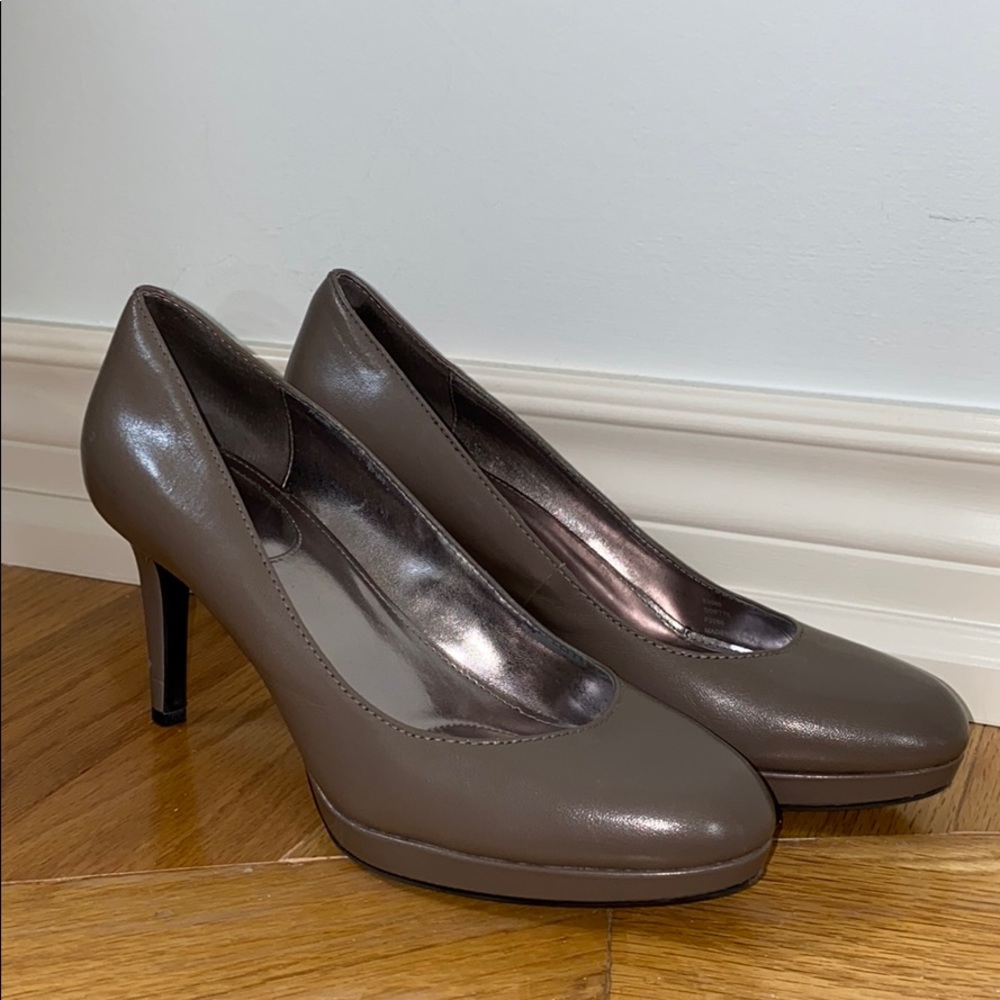 EUC Calvin Klein Odette Platform Heels